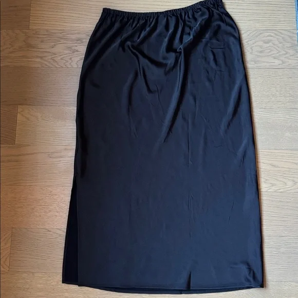 Great condition black slip skirt - Picture 4 of 6